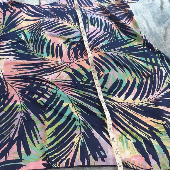 Times Square Short Sleeve Top - Picture 7 of 8